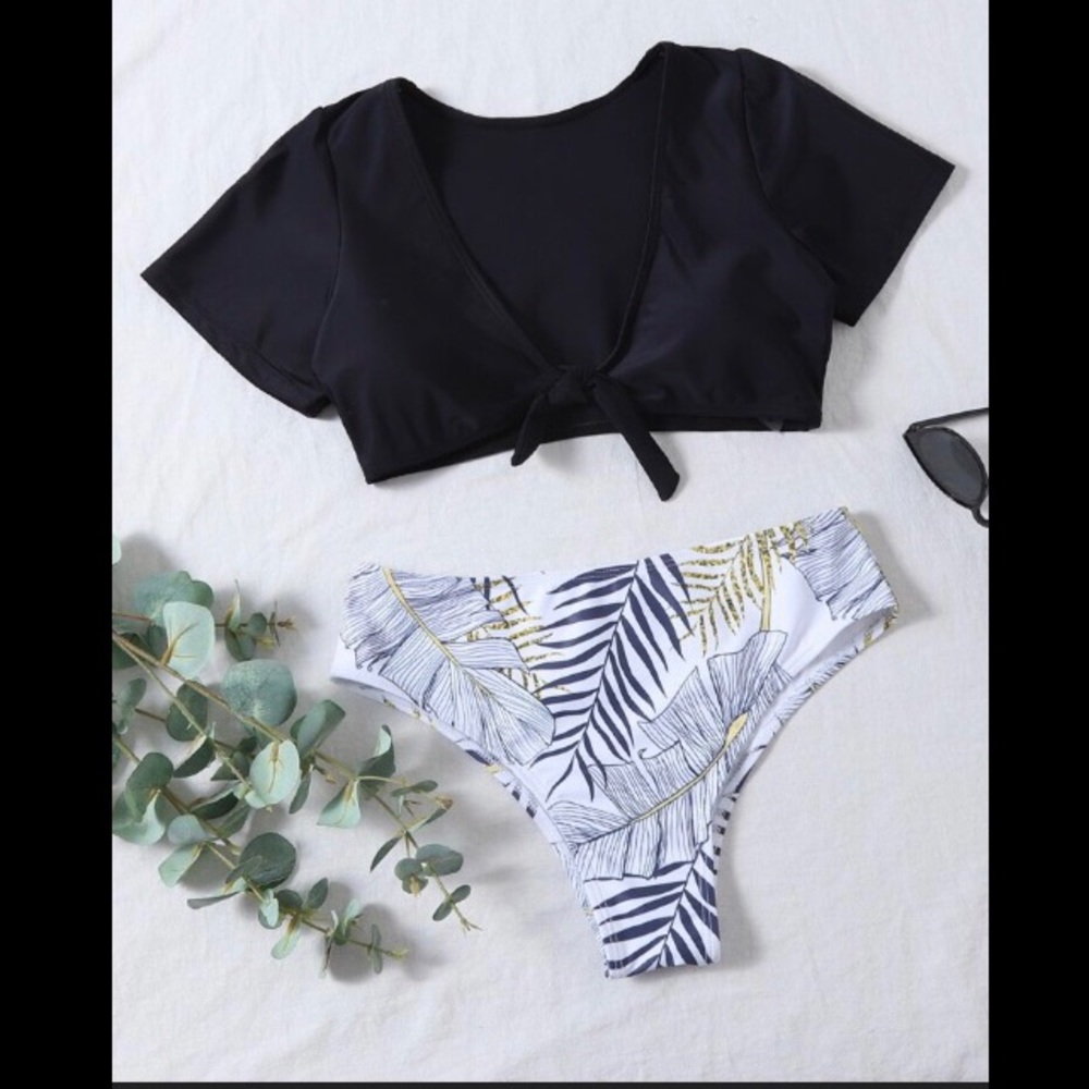 🌴 Tropical Knot Front 2 Piece Bikini 🌴 NWT